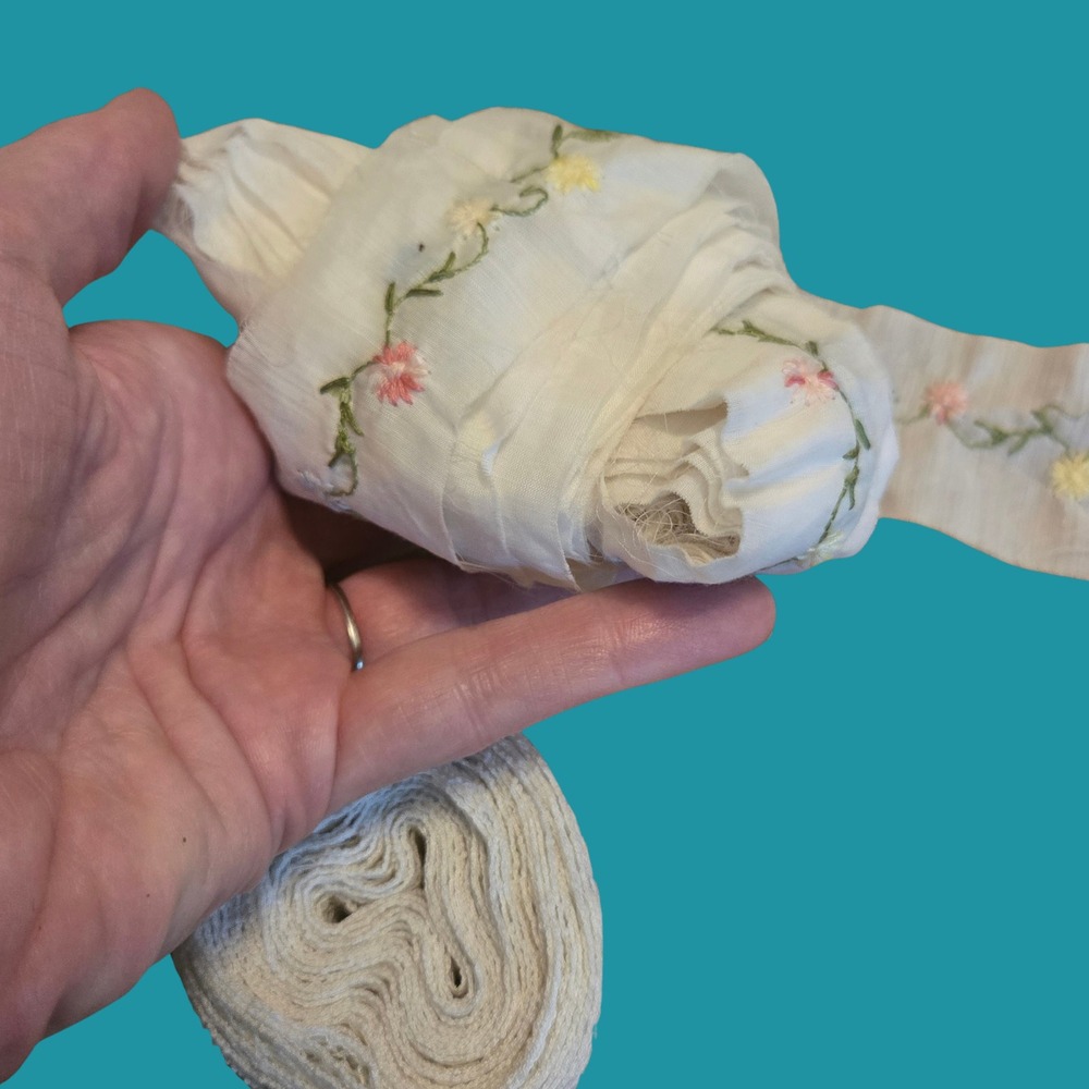 Vintage Lace Trim Lot 5pc Embroidered Floral Scalloped White Peach Cream Sewing - Picture 7 of 11